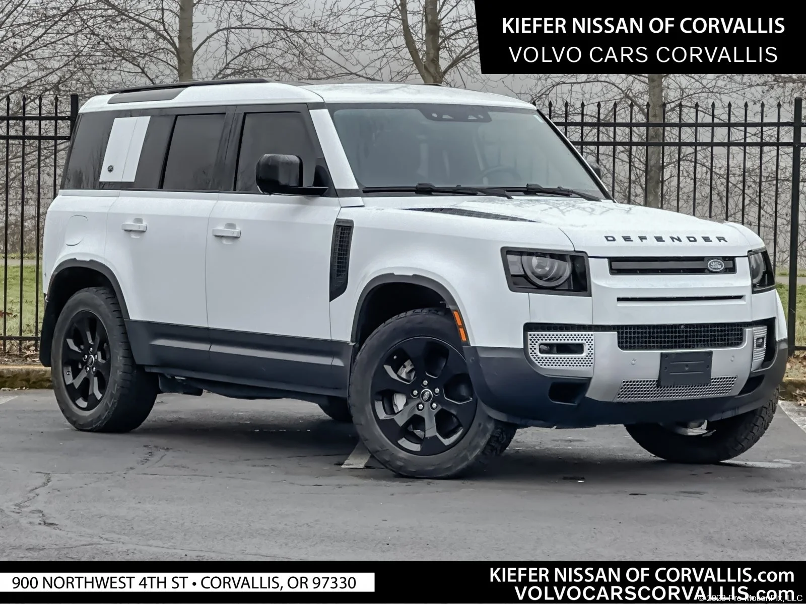 Used 2020  Land Rover  image 1