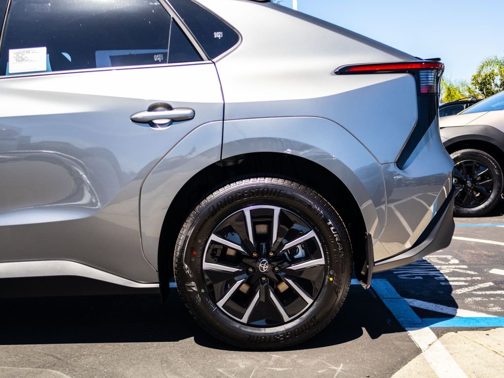 New 2026 Heavy Metal <sup>1</sup> Toyota  XLE image 6