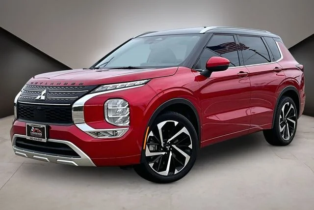 2023 Mitsubishi Outlander SEL 2WD's photo