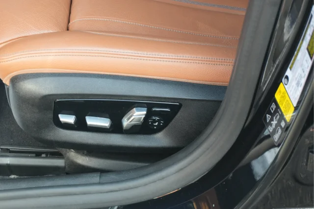 Used 2018 Black BMW 530i xDrive image 14