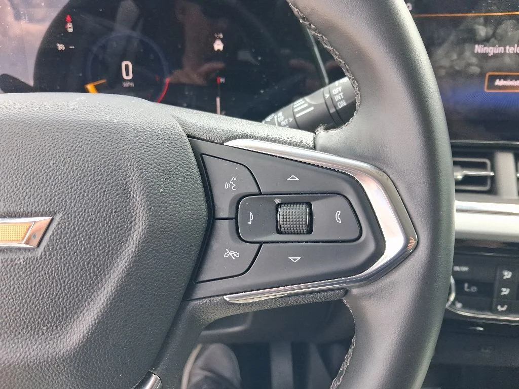 Used 2025 Gray Chevrolet LT image 27