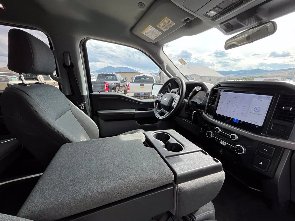 Used 2025 Blue Ford XLT image 21
