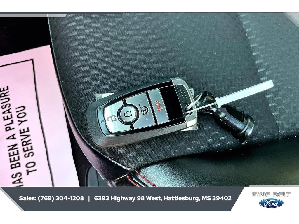 Used 2023 Vapor Blue Metallic Ford ST-Line image 9