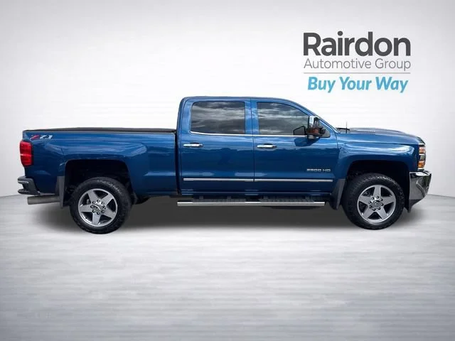 Used 2019 Deep Ocean Blue Metallic Chevrolet LTZ image 8