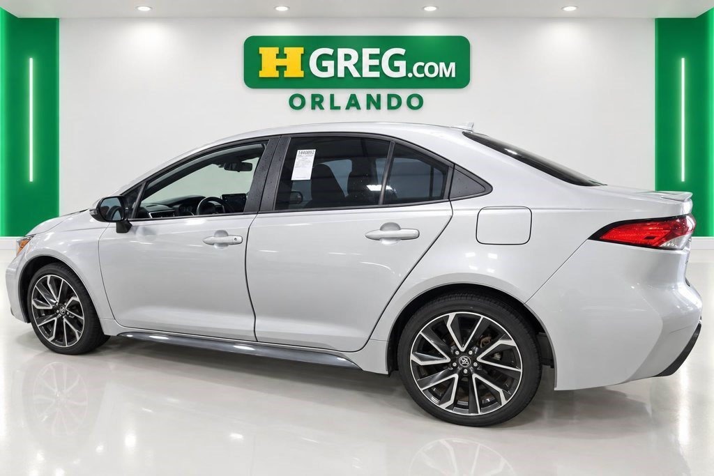 Used 2020 Classic Silver Metallic Toyota SE image 2