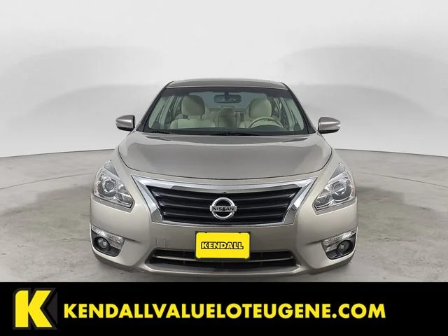 Used 2013 Beige Nissan 2.5 SV image 2