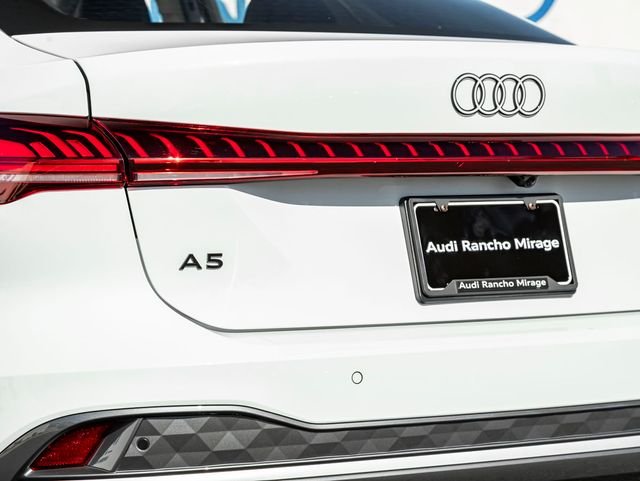 Used 2025 Glacier White Audi  image 12