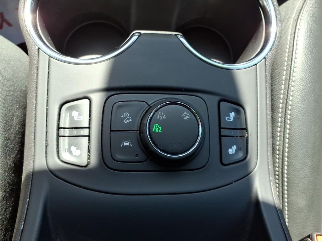 Used 2024 Black GMC SLT image 26