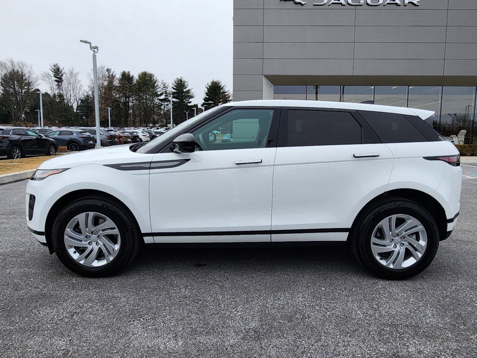 Certified Used 2024 Fuji White Land Rover Core S image 5