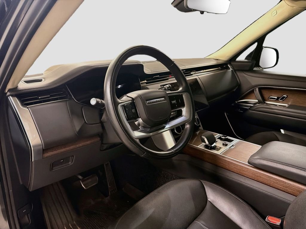 Used 2023 Carpathian Grey Premium Metallic Land Rover Autobiography image 4