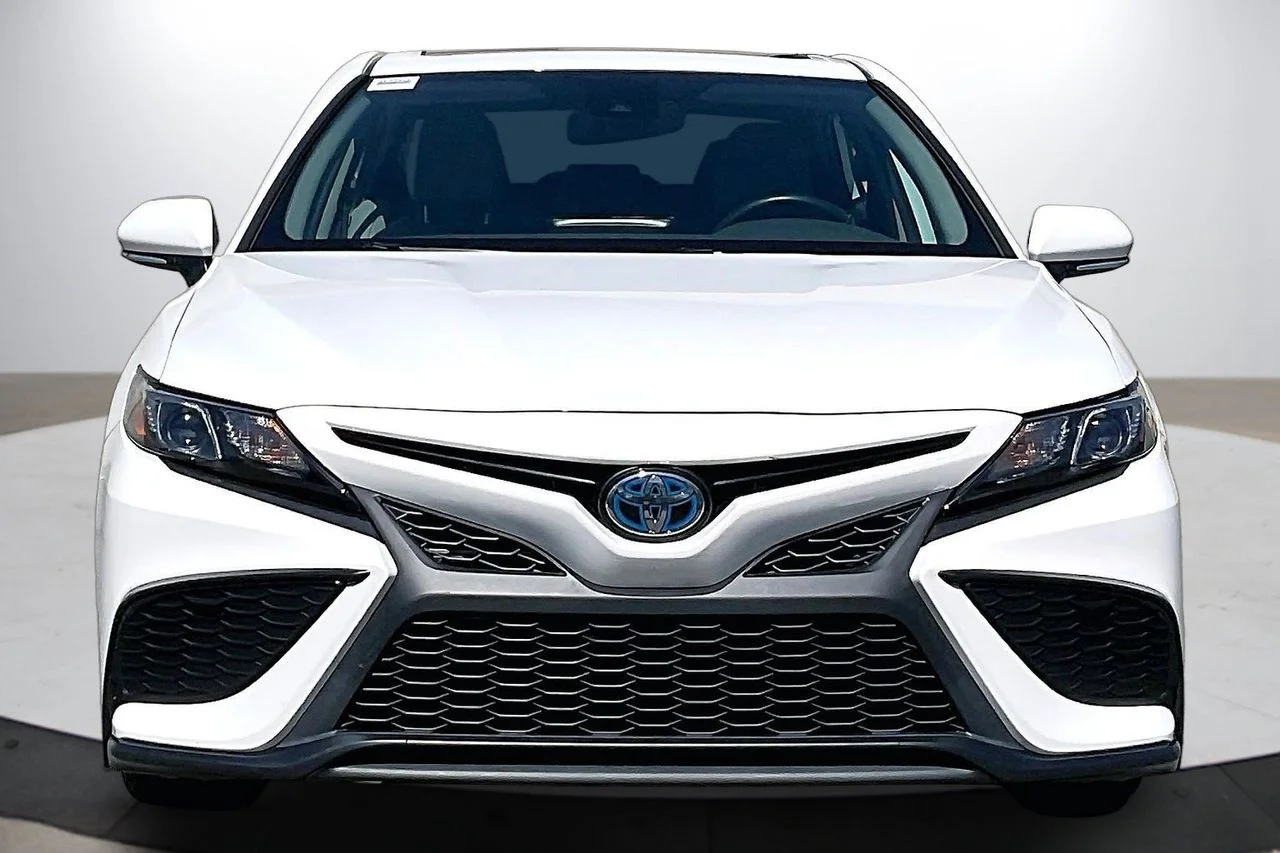 Used 2024 White Toyota SE image 3