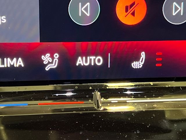 New 2026 White Volkswagen 2.0T SE image 19