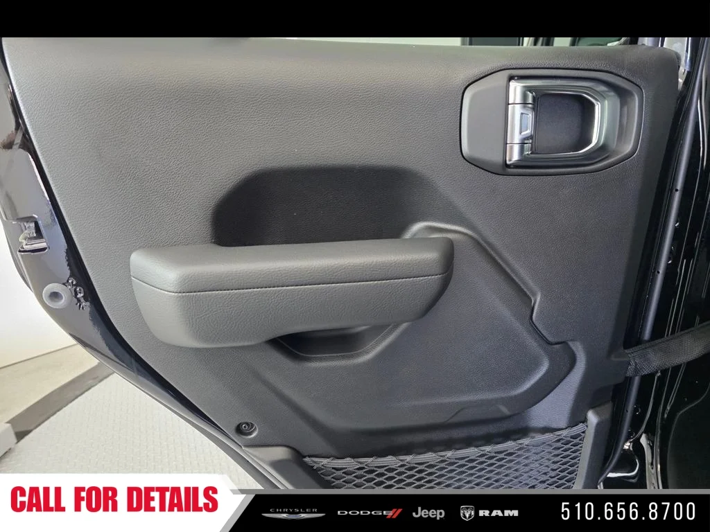 New 2025 Black Clear-Coat Exterior Paint Jeep Sport S image 12