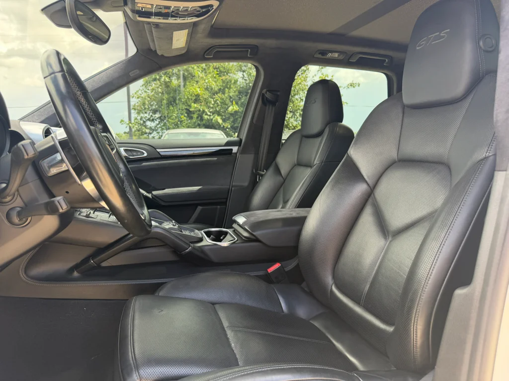 Used 2017  Porsche GTS image 12