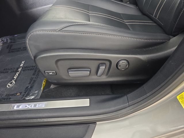 Used 2017 Silver Lexus 450h image 25
