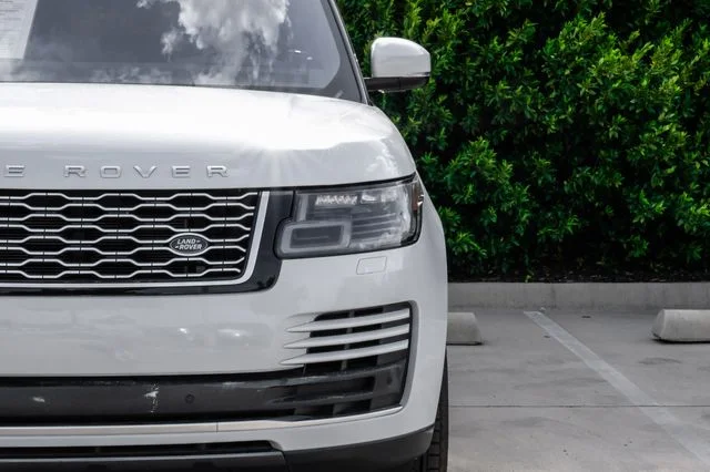 Used 2019 White Land Rover 5.0L V8 Supercharged image 59