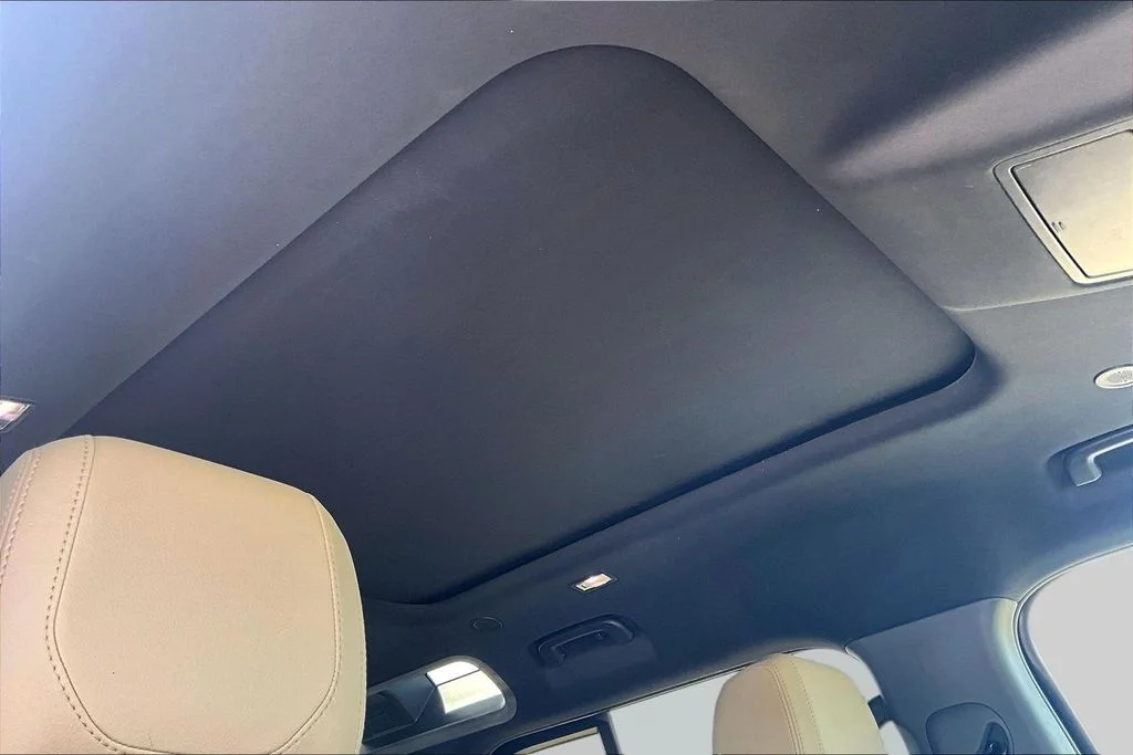 Used 2022 Black Land Rover S image 17