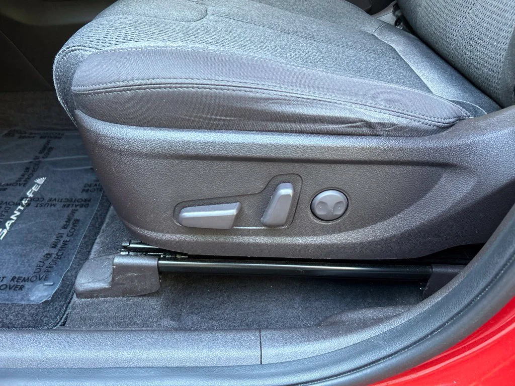 Used 2019 Orange Hyundai SEL Plus image 16