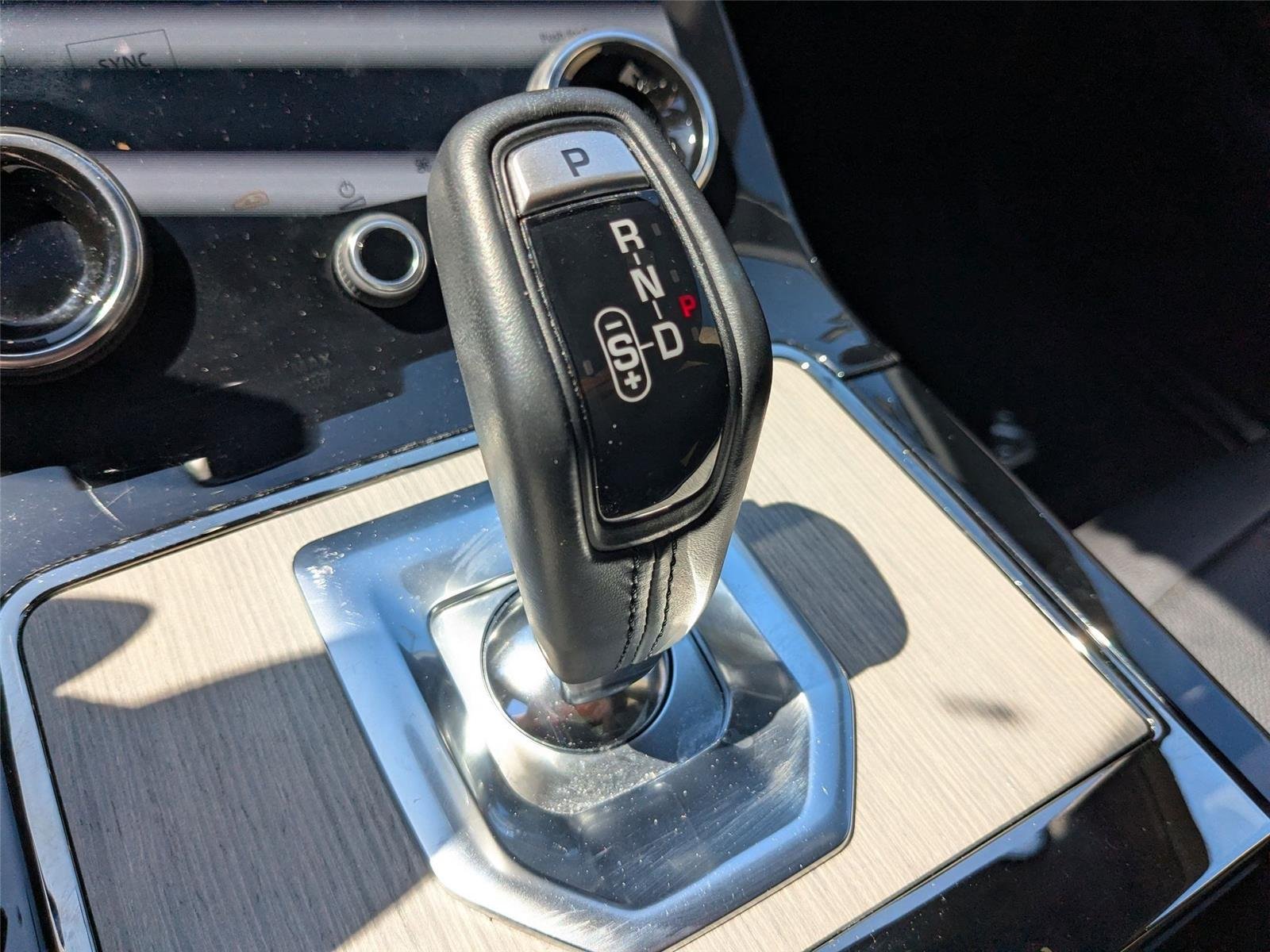 Used 2023 Seoul Pearl Silver Metallic Land Rover R-Dynamic S image 22