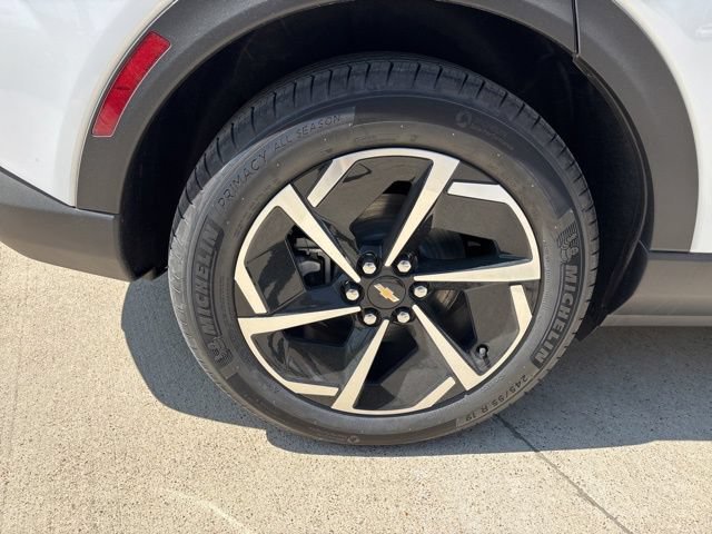 New 2026 Summit White Chevrolet LT image 3