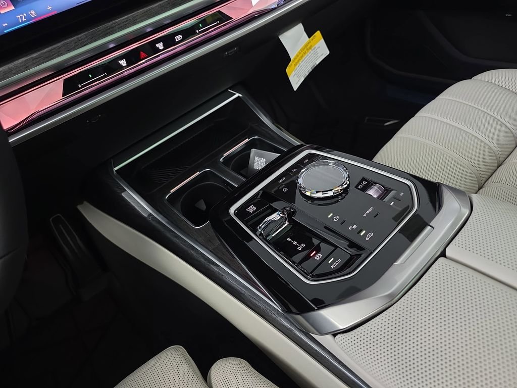 2026 BMW 7 Series 760i - Photo 25