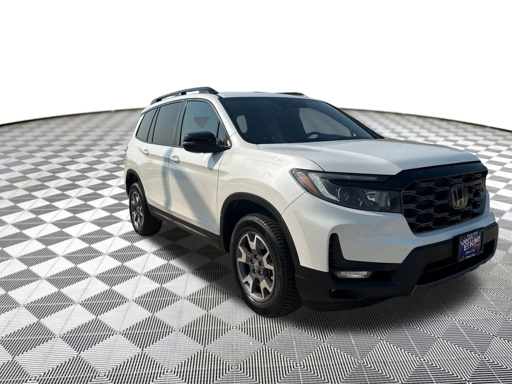 Certified Used 2022 Platinum White Pearl Honda AWD TRAILSPORT image 7