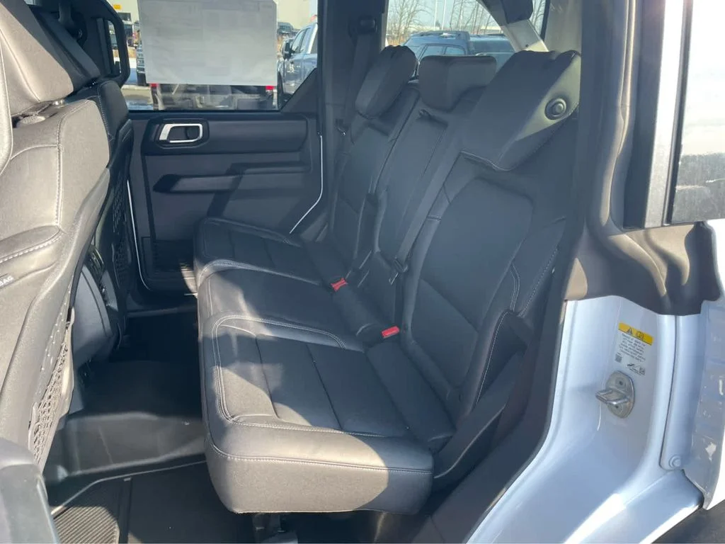 New 2025 Oxford White Ford Badlands® image 26