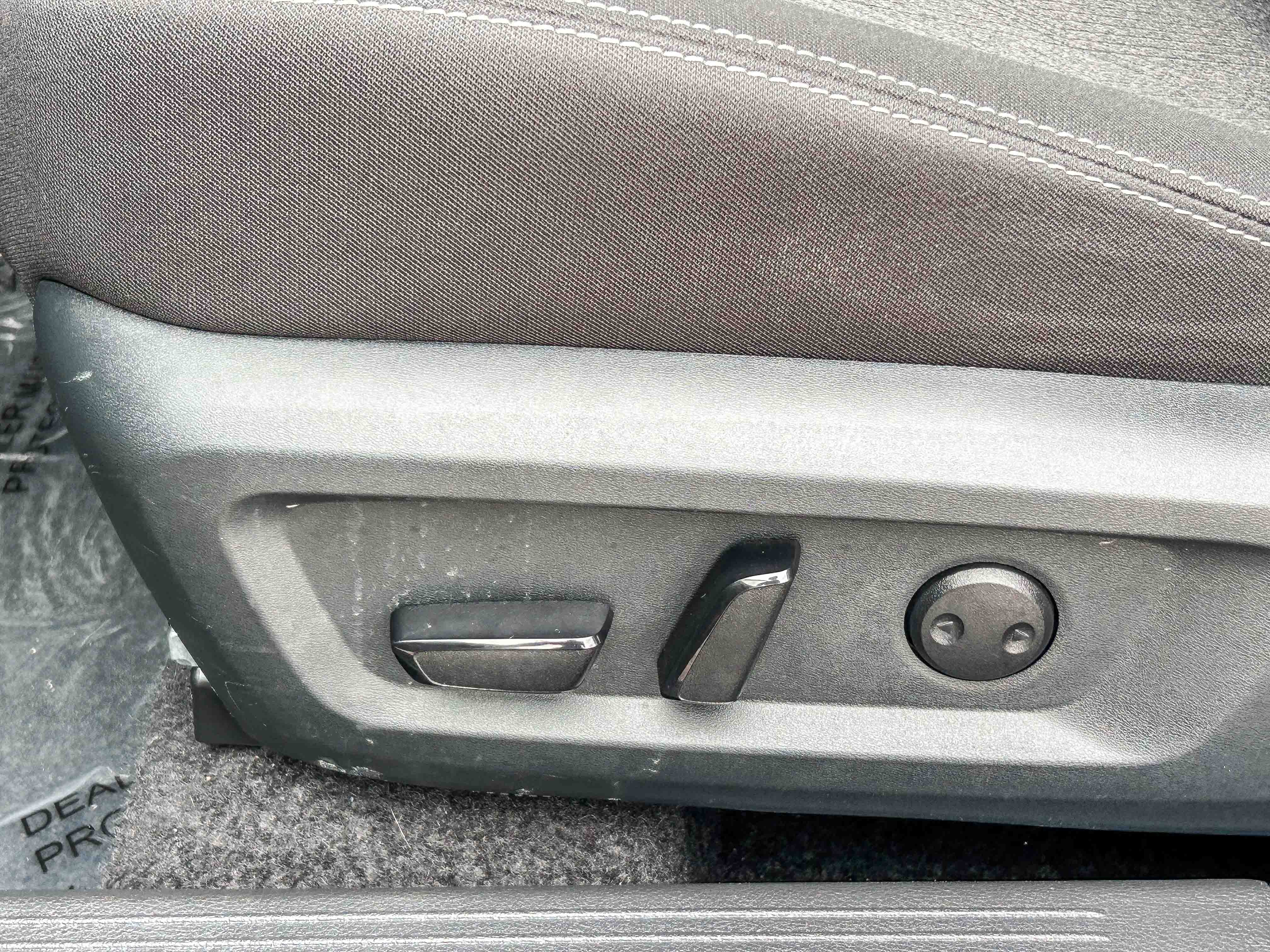 2025 Nissan Rogue SV - Photo 22