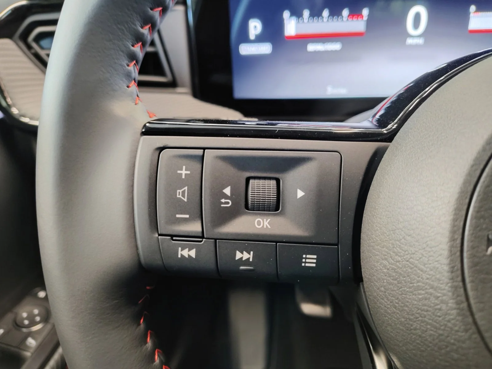 2026 Nissan KICKS SR - Photo 16