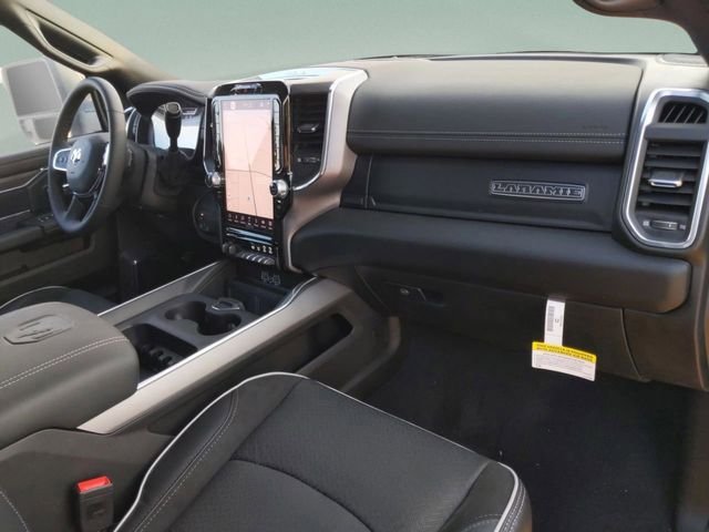 New 2026 Granite Crystal Metallic Clear-Coat Exterior Paint RAM Laramie image 28