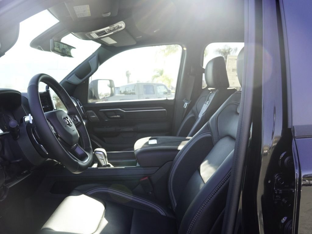 New 2026 Diamond Black Crystal Pearl-Coat Exterior Paint RAM RHO image 19