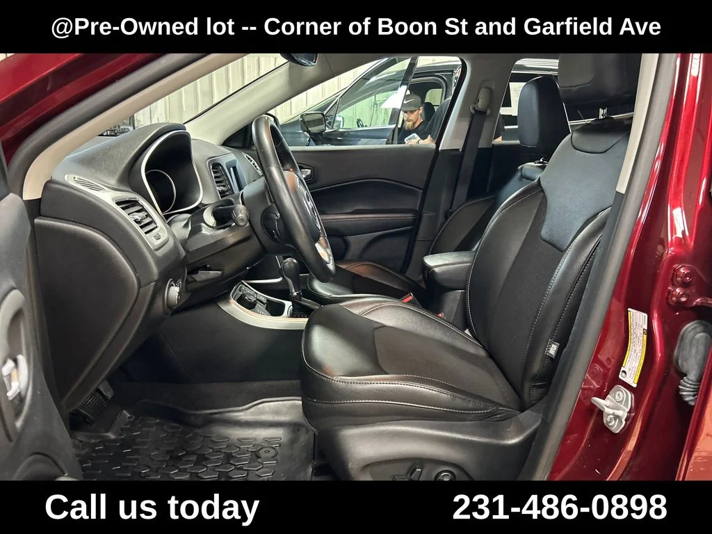 Used 2021 Red Jeep Latitude image 14