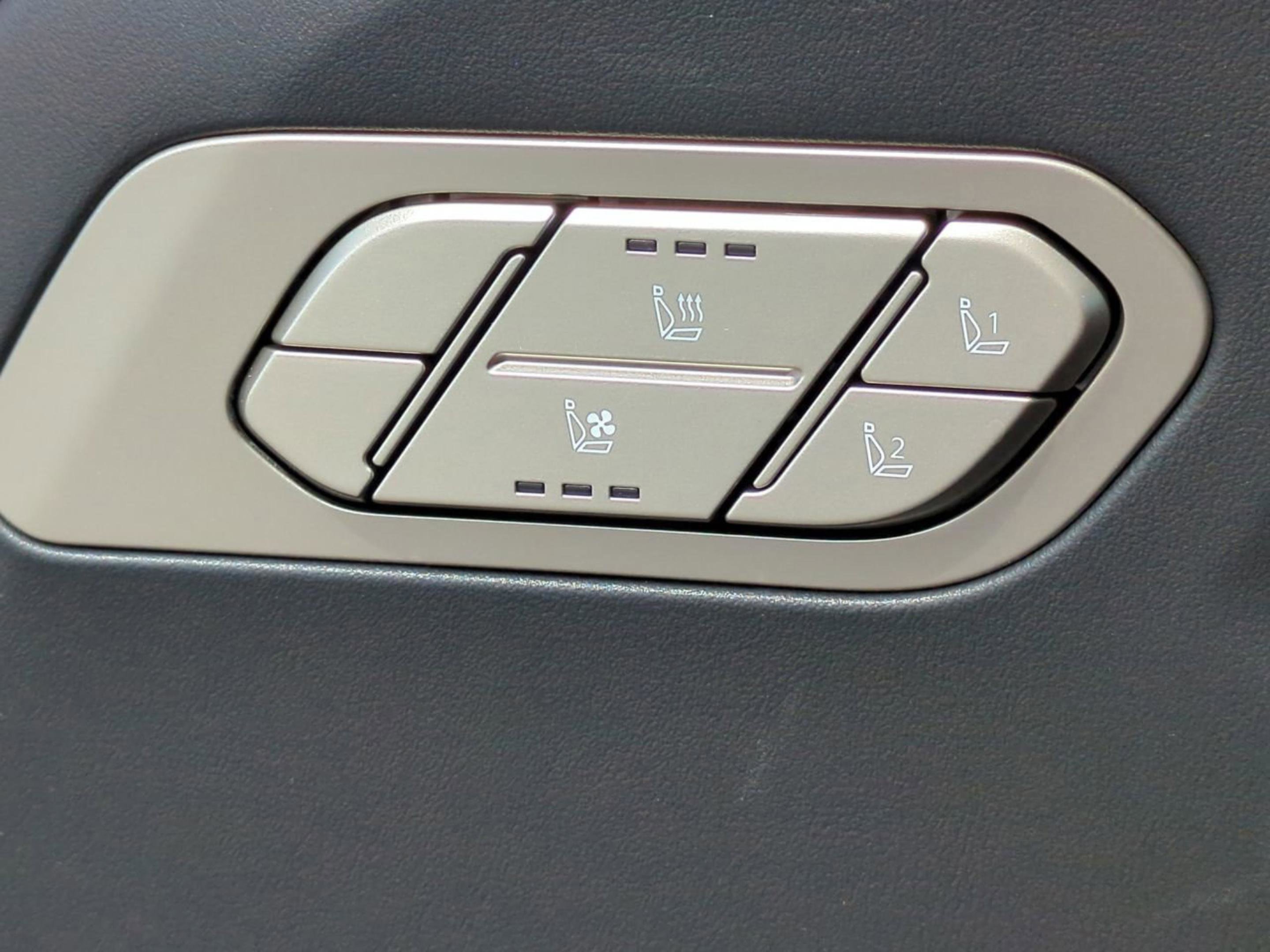 New 2027 Glacial White Pearl Kia SX image 29
