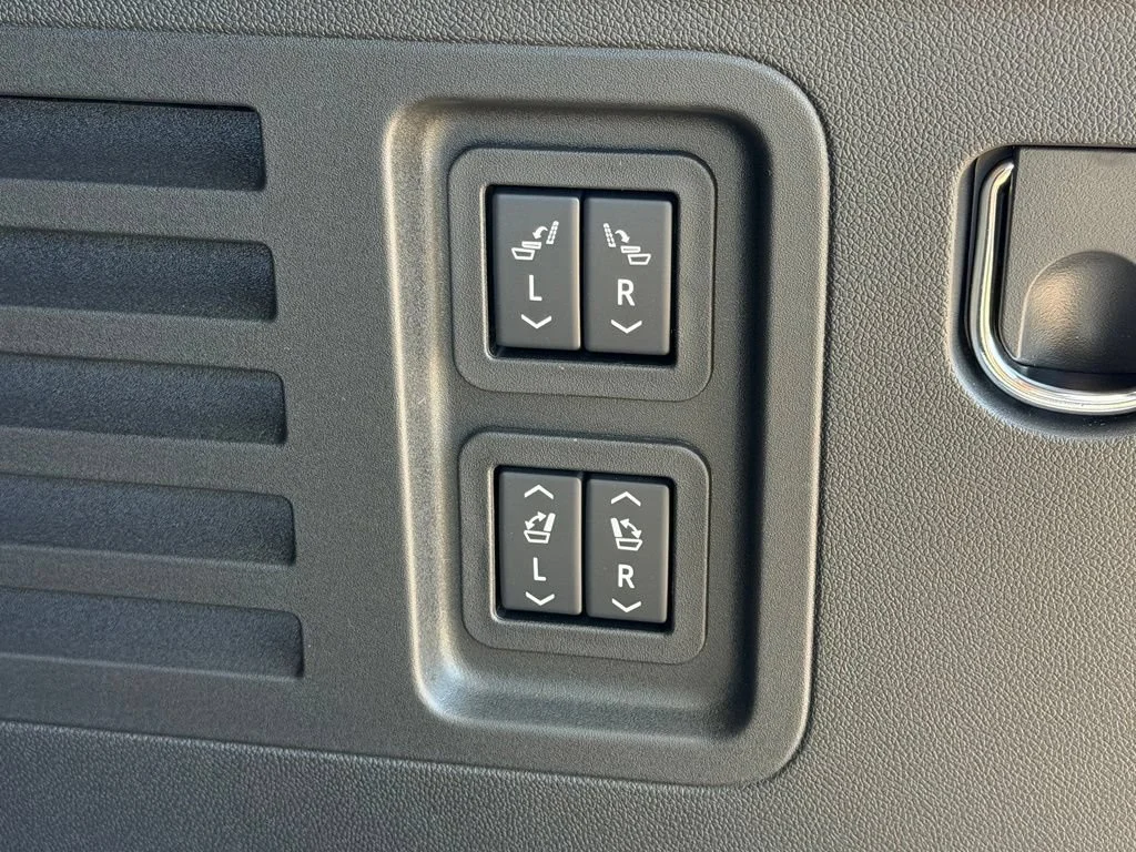 2026 GMC Acadia Denali - Photo 27