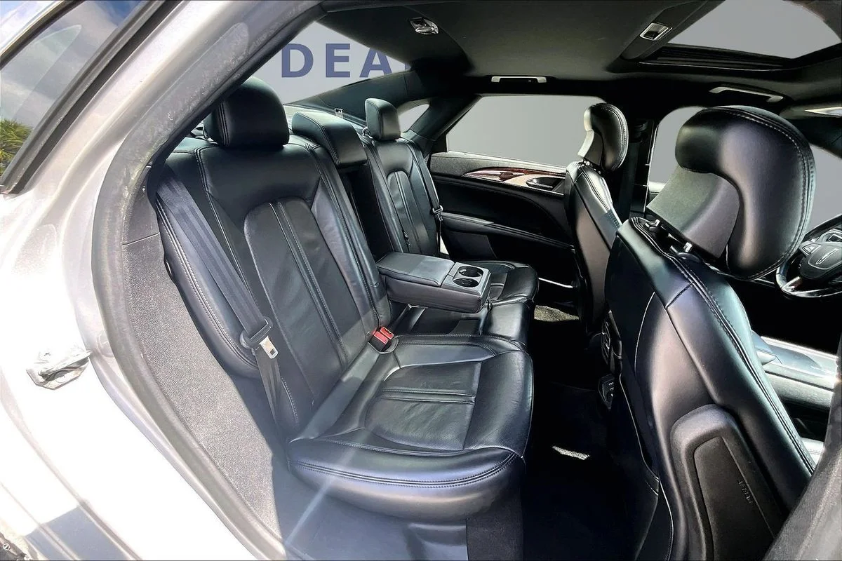Used 2019 Silver Lincoln Reserve II image 25