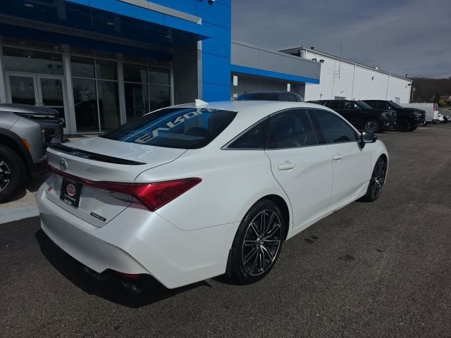 Used 2019 White Toyota XLE image 8