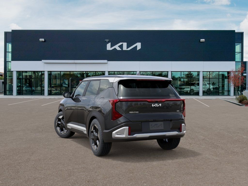 New 2027 Gray Kia S image 4