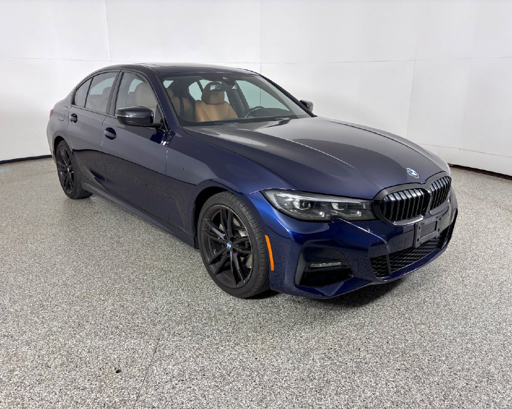 Used 2022 Blue BMW 330i xDrive image 4