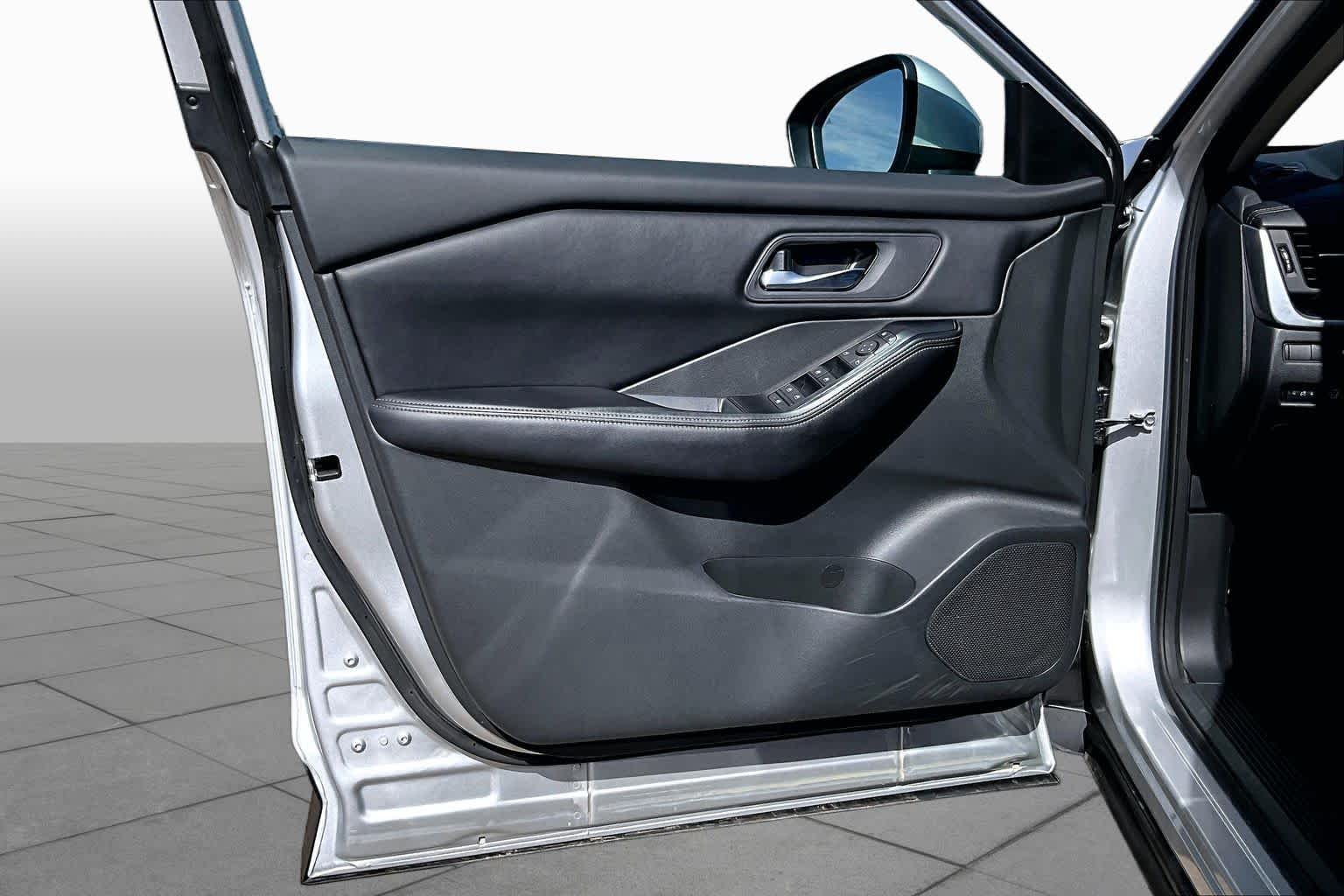 Used 2025 Brilliant Silver Metallic Nissan SV image 22