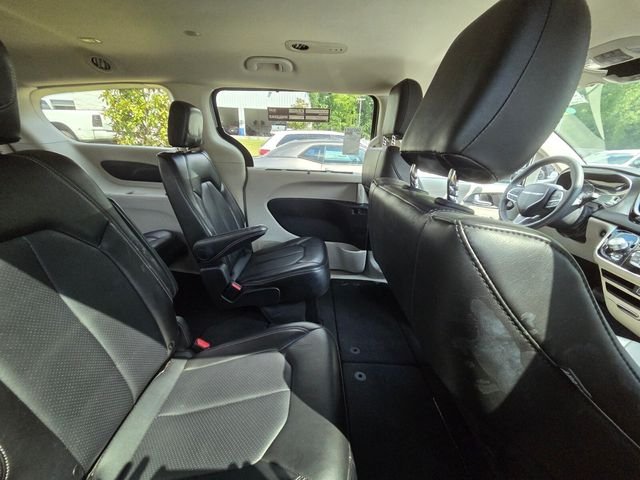 Used 2024 Silver Chrysler Touring L image 11