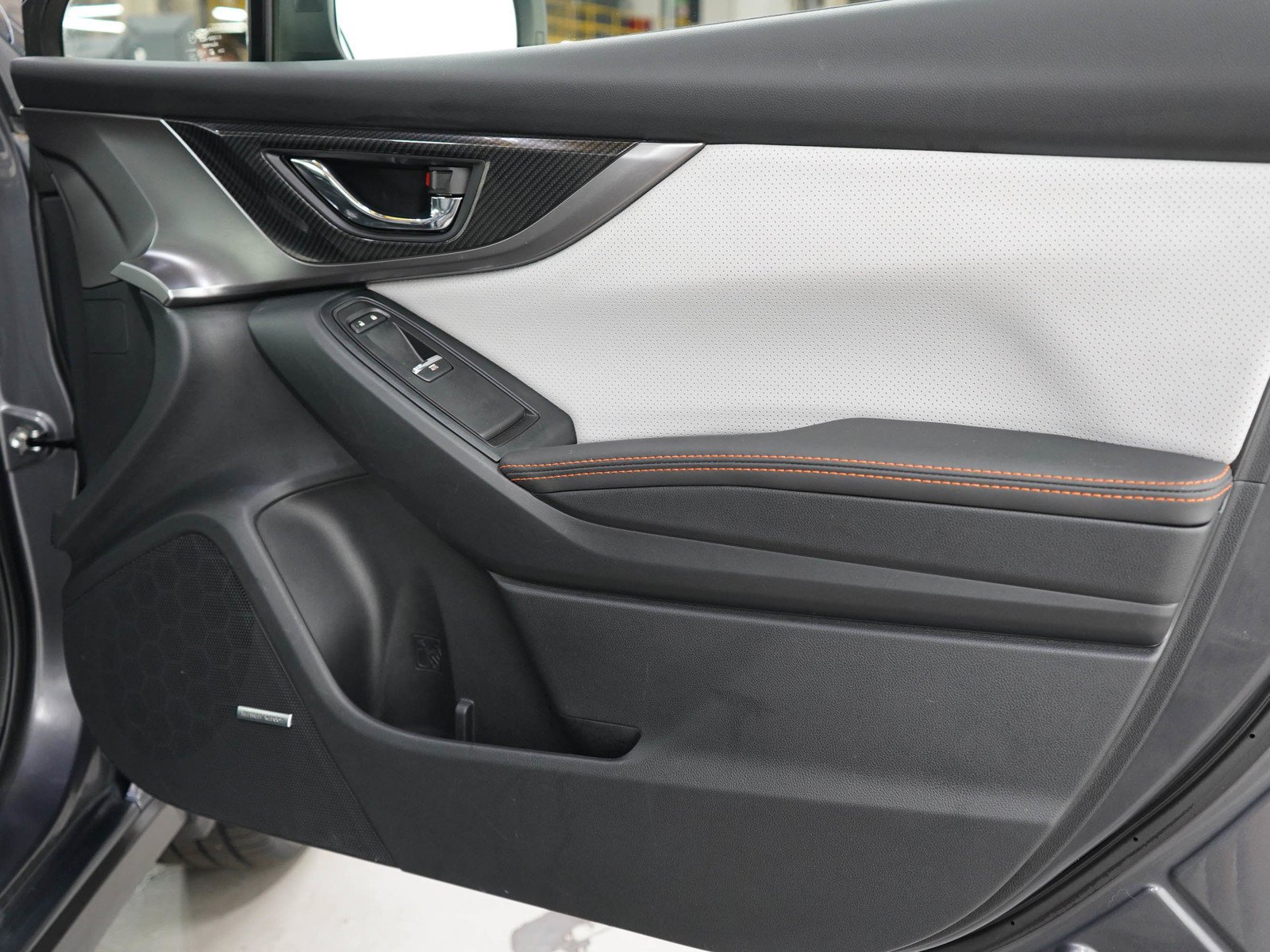 Used 2020 Magnetite Gray Metallic Subaru Limited image 9
