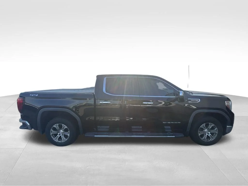 Used 2020 Black GMC SLT image 8