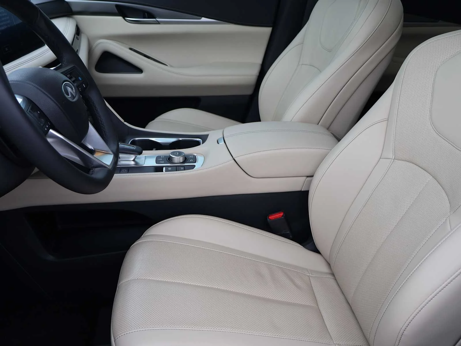 Certified Used 2022 Deep Bordeaux INFINITI LUXE image 10