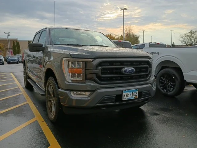 Used 2021  Ford XLT image 1