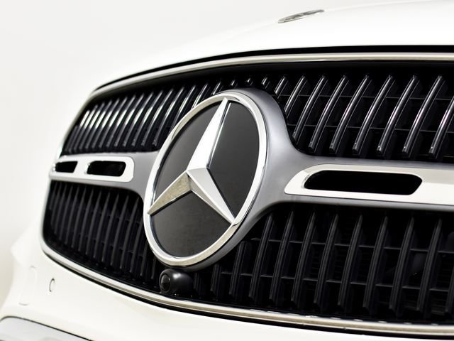 Certified Used 2025 White Mercedes-Benz GLC 300 image 8
