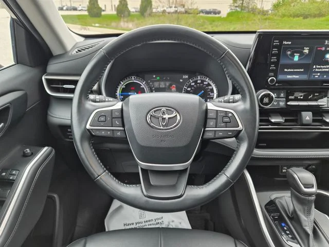 Used 2022 Gray Toyota XLE image 17