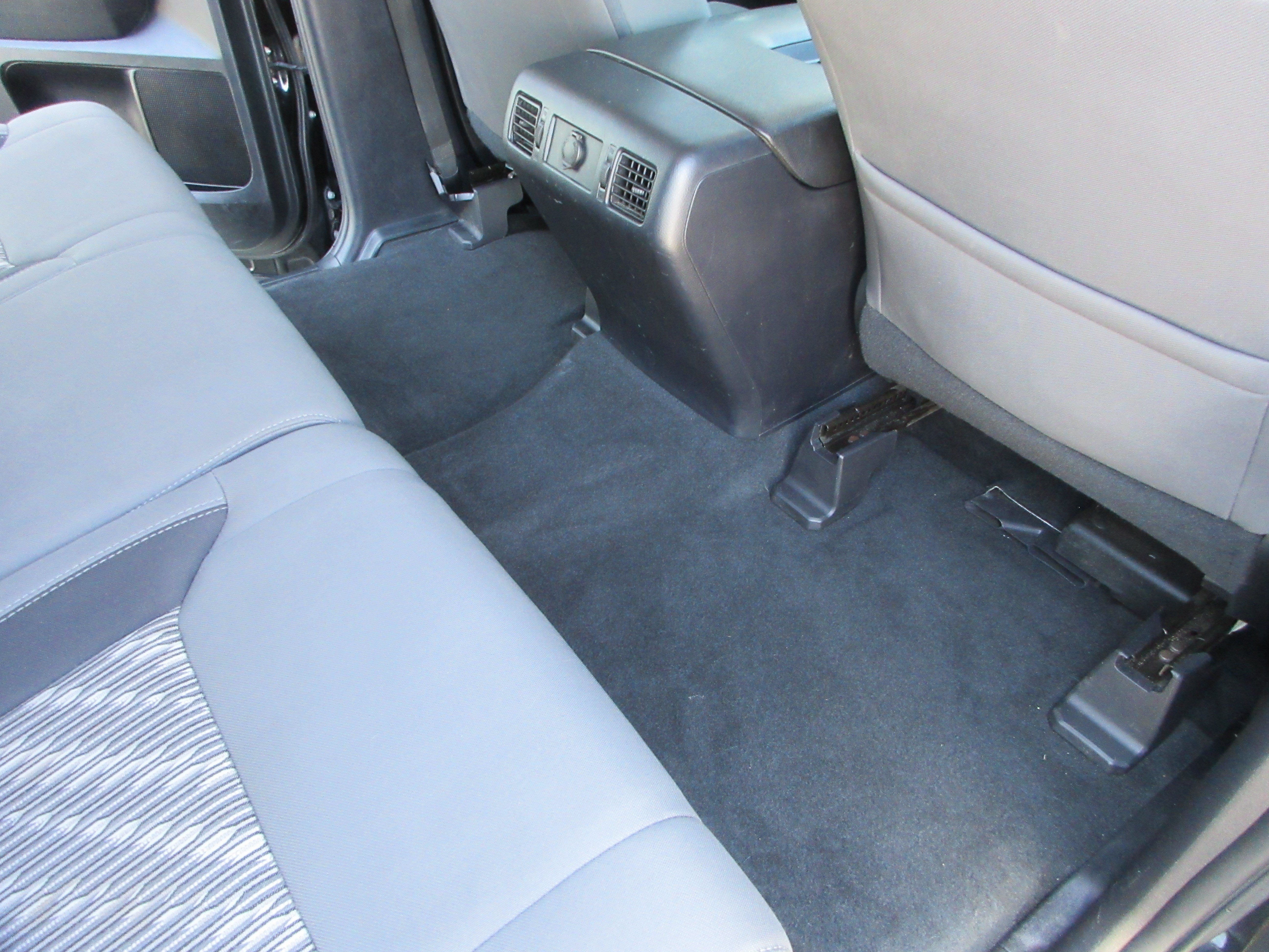 Used 2019 Midnight Black Metallic Toyota SR5 image 19