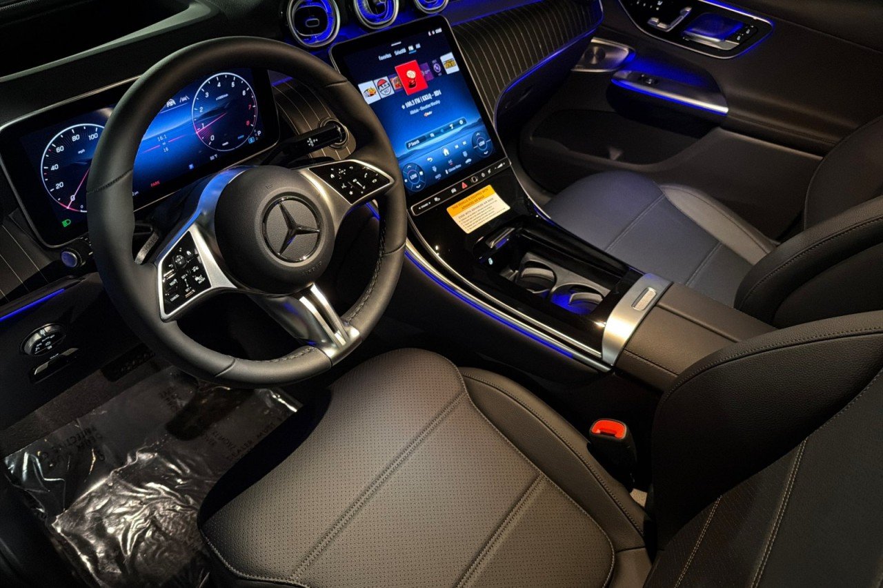 New 2026 Black Mercedes-Benz GLC 300 4MATIC® SUV image 9