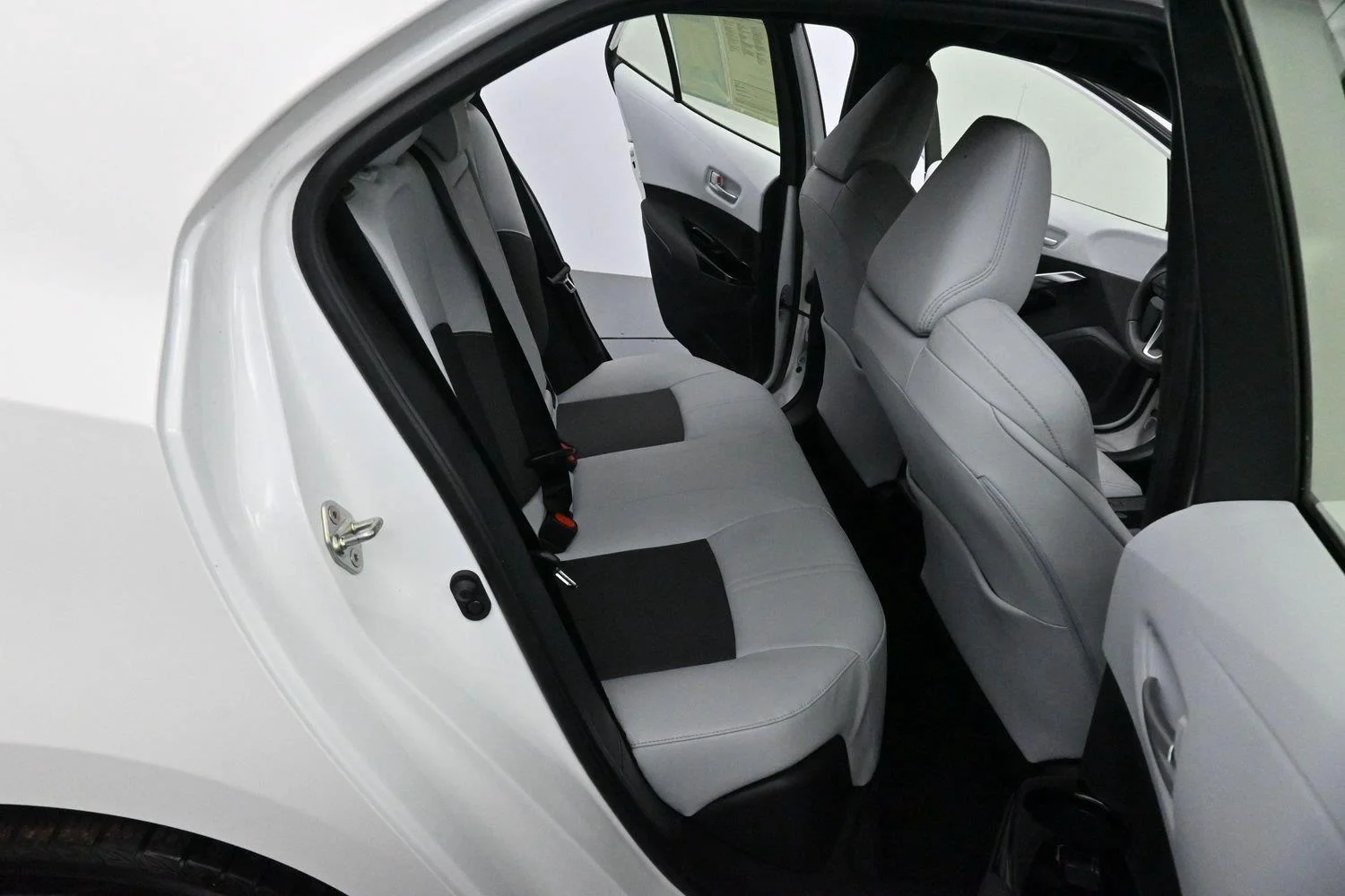Used 2024 Ice Cap Toyota XSE image 29