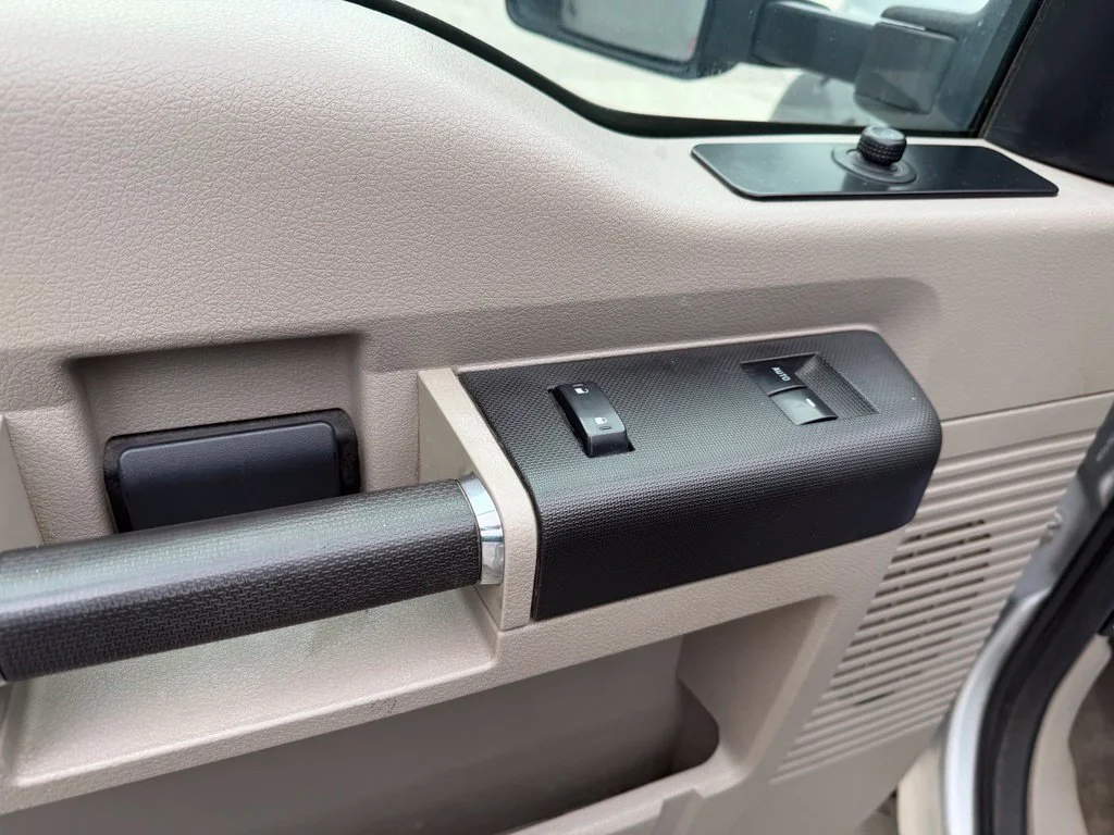 Used 2010 Silver Ford XLT image 10